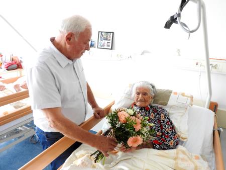 8024 Za rojstni dan ji je čestital tudi župan Cerkelj Franc Čebulj